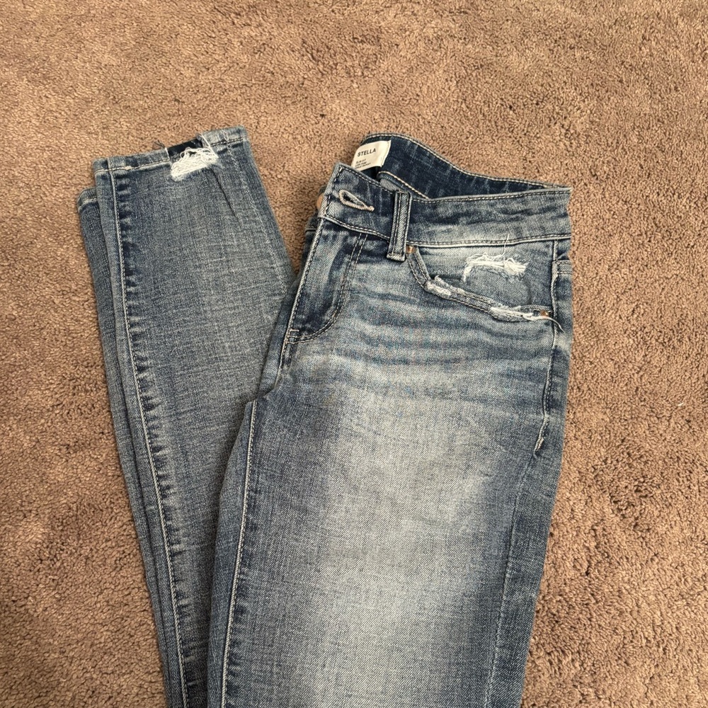 Stella Light Dark Wash Jean Slim Fit Low Rise in size 24